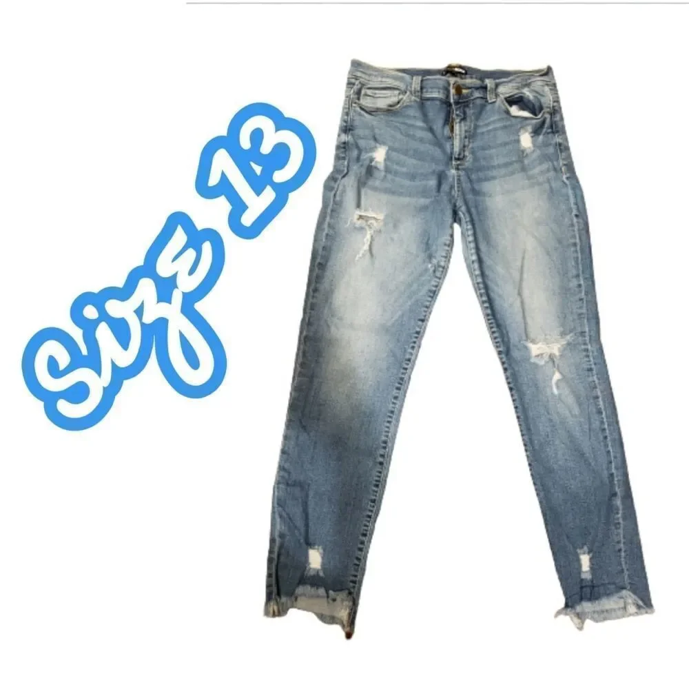 Fashion Nova Distressed Jeans Sz 13 - Picture 2 of 3